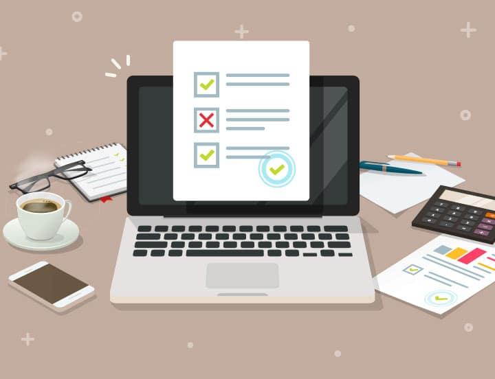 Ilustração mostrando uma lista simulando a lista dos melhores sites com conteúdos jurídicos, ao fundo um laptop, folhas de papel, canetas e calculadora.