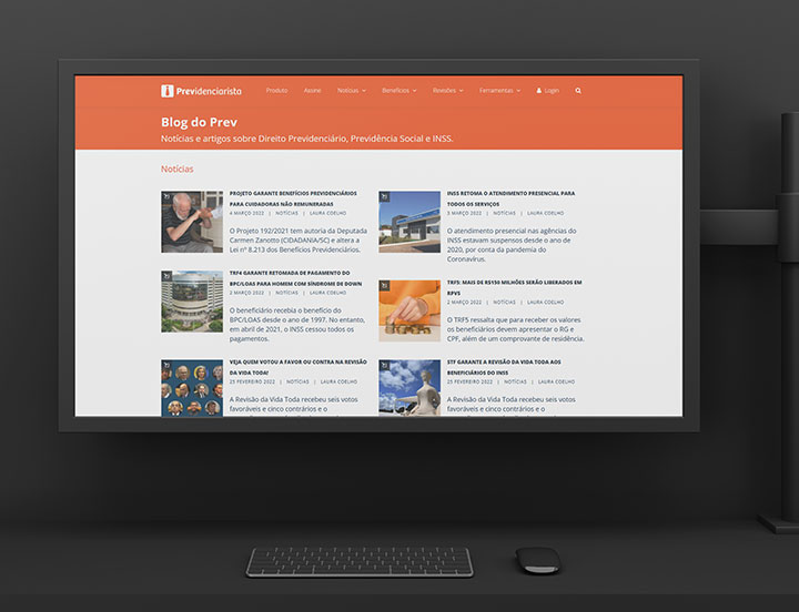 Imagem de um computador onde é possível visualizar o site de notícias jurídicas Previdenciarista